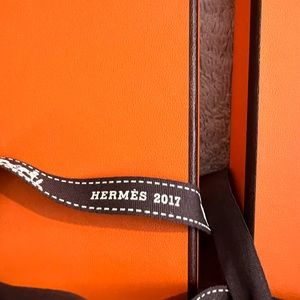 Hermes boxes plus one packaging ribbon.